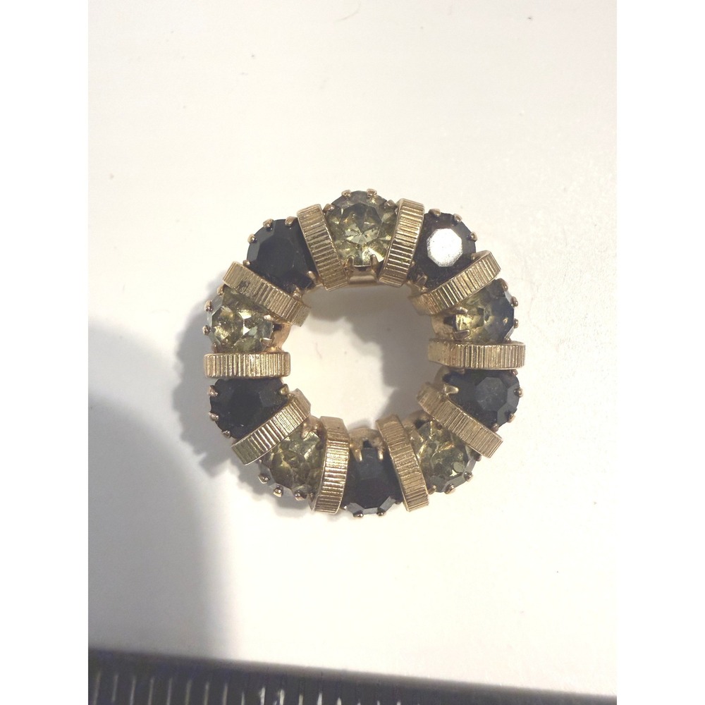 Vintage Gold Tone Wreath Brooch Smoky Topaz Black Rhinestone‎ Circle Pin 1.25"